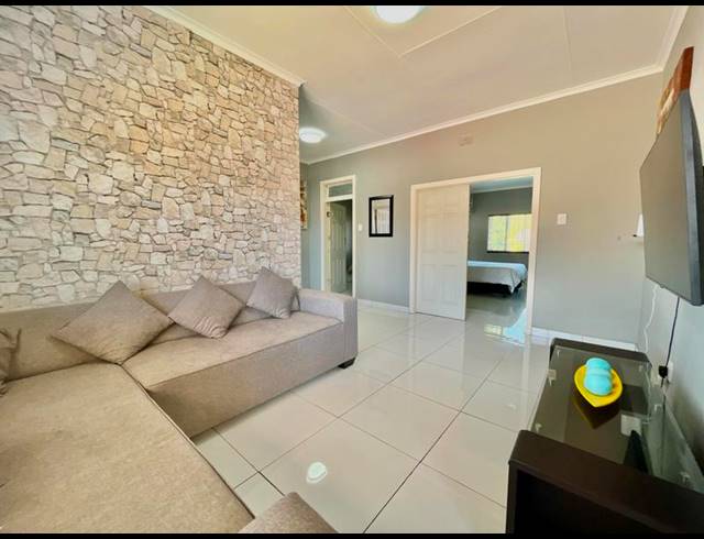 2 BEDROOM APARTMENT FOR SALE IN FLORIDA LAKE